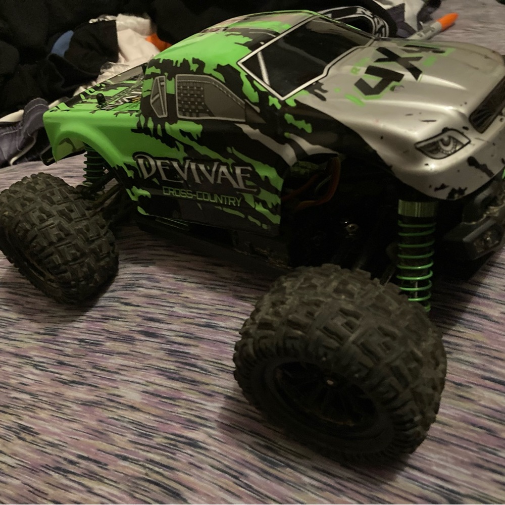 Very fast 4x4 cross country rc truck rtr completely waterproof